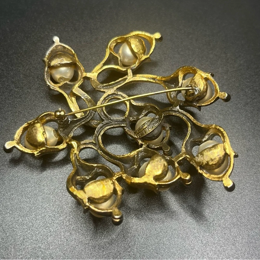 Vintage Tortilani gold tone faux pearl statement brooch large abstract - Picture 7 of 9